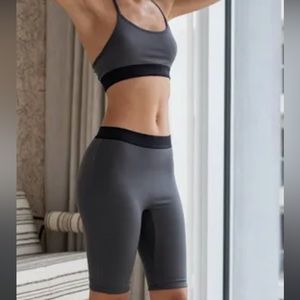NWOT Lunya soft modal bike shorts
